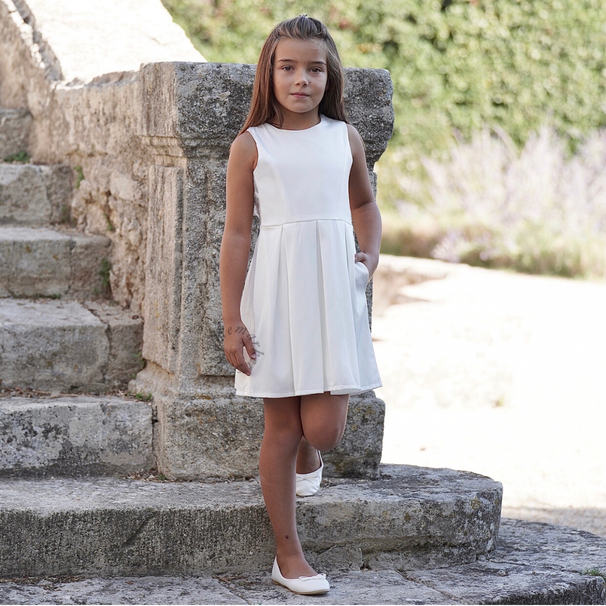 Robe D'été Pour Fille Blanche Brodée - Marque Chloé Louise - Taille 4-5 Ans - 100% Coton - Neuf Sans étiquette