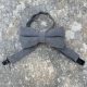 Noeud papillon couleur gris foncé